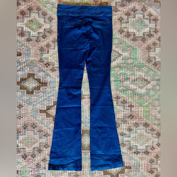 New Without Tags: Veronica Beard High Wasted Blue Flared Stretch Jeans